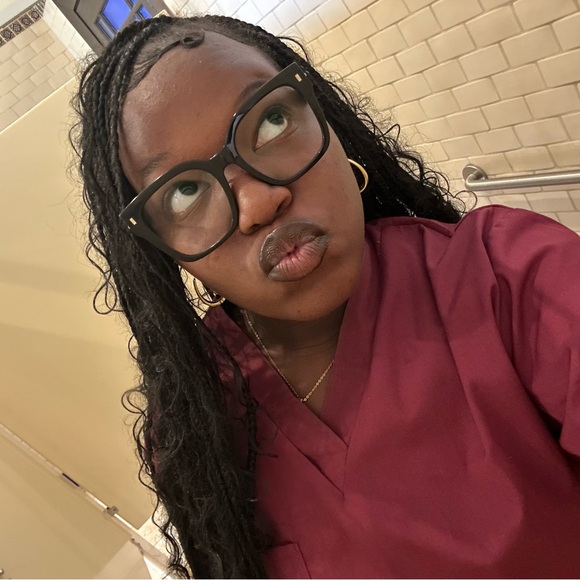 Meet your Posher, Anaeje - Picture 2 of 3